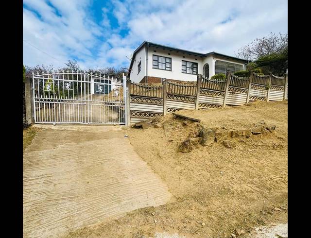 5 BEDROOM HOUSE FOR SALE IN UMLAZI